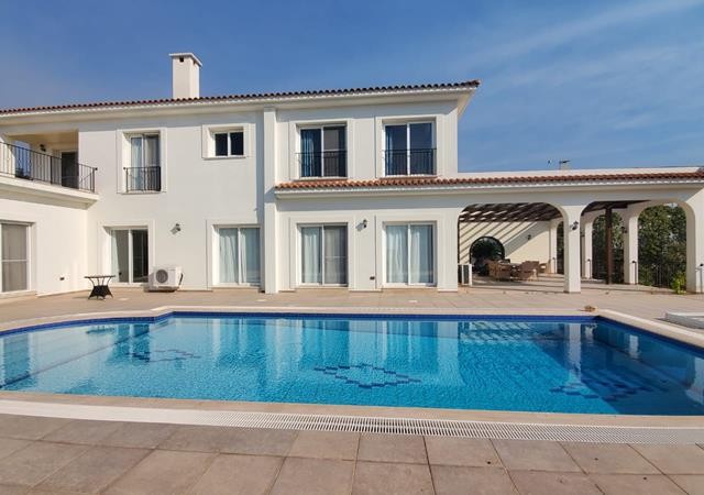 5 Bedroom Villa for sale 270 m² in Esentepe, Girne, North Cyprus